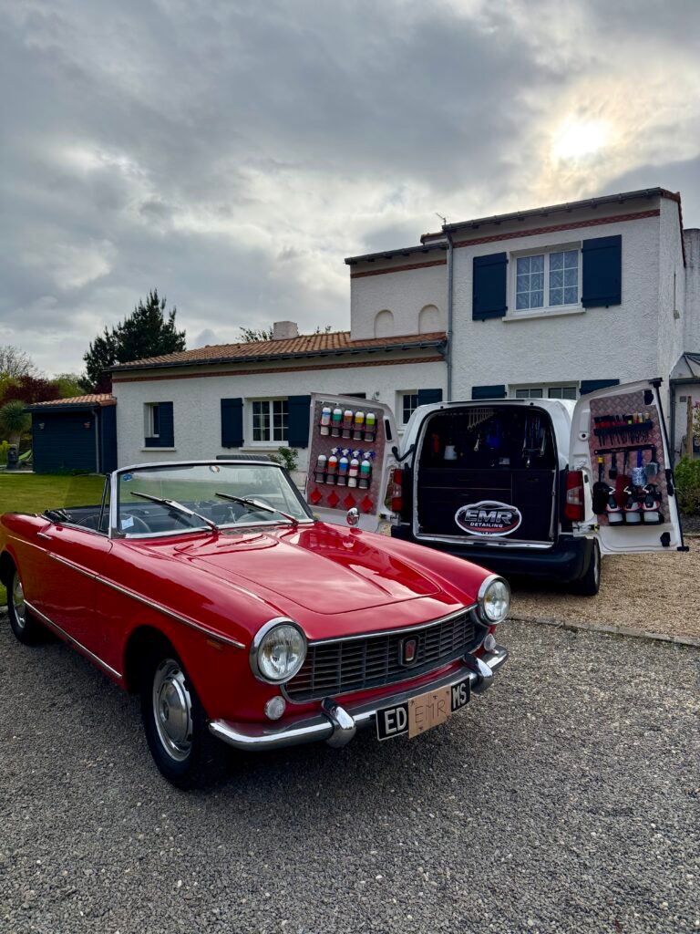 Nettoyage carrosserie véhicule rétro Nantes