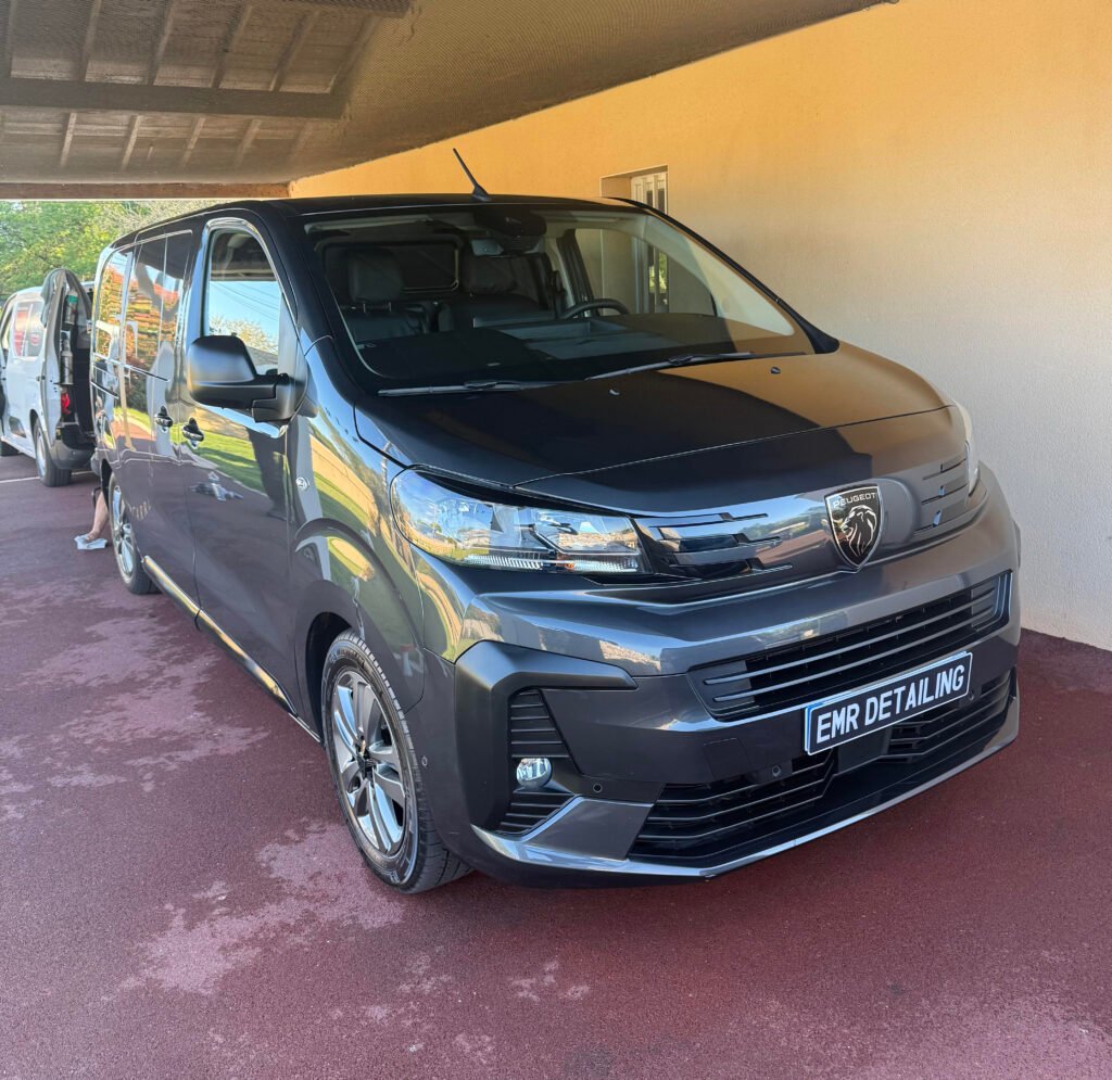 Detailing extérieur voiture